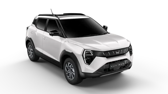 xuv3xo everest white